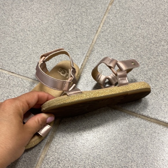 Ugg pink sandals for girls size 10 - Picture 2 of 6